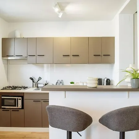 Angel - Old Town Centre Βουκουρέστι