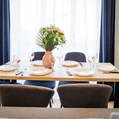 Angel - Old Town Centre