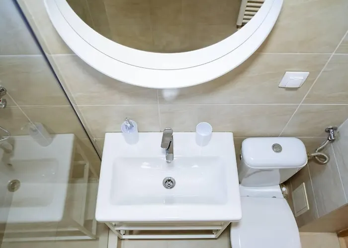 Angel - Old Town Centre I Cheap Carpark Nearby I Balcony Bucureşti