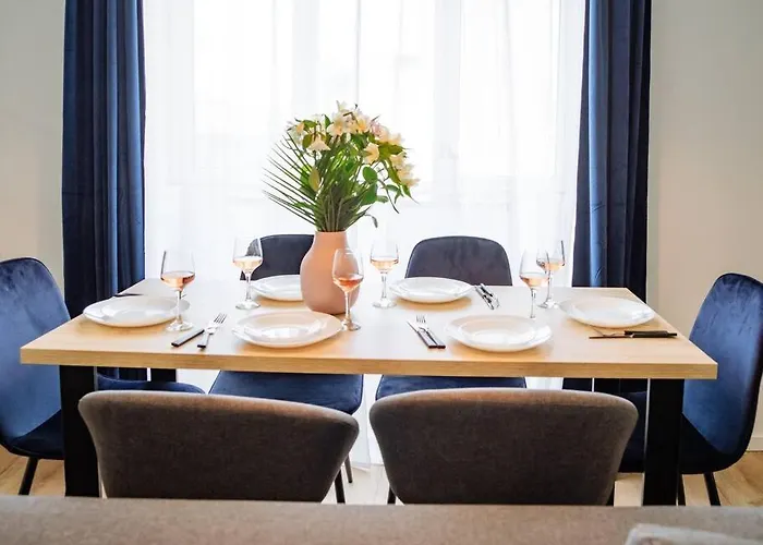 Angel - Old Town Centre I Cheap Carpark Nearby I Balcony