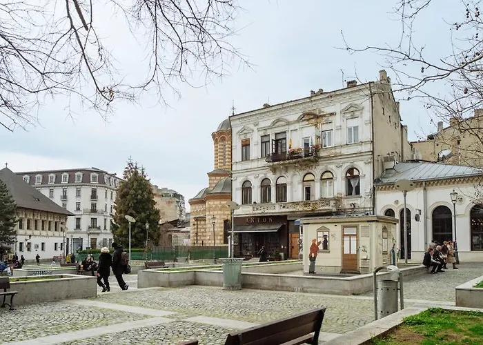 Angel - Old Town Centre I Cheap Carpark Nearby I Balcony