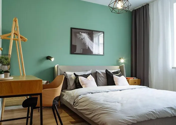 Angel - Old Town Centre *