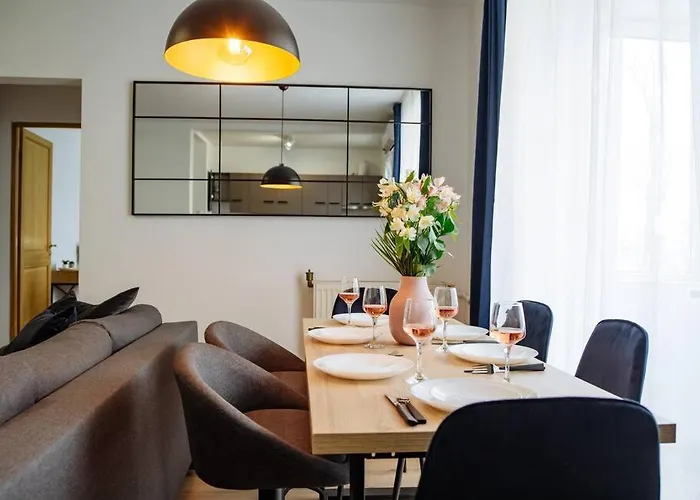 Angel - Old Town Centre I Cheap Carpark Nearby I Balcony * Bucureşti