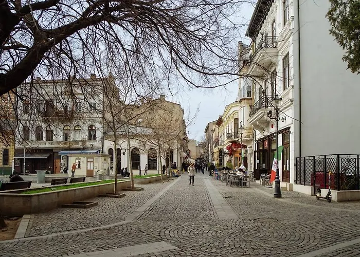 Angel - Old Town Centre I Cheap Carpark Nearby I Balcony *