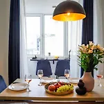 Apartman Angel - Old Town Centre I Cheap Carpark Nearby I Balcony *