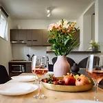 Apartman Angel - Old Town Centre I Cheap Carpark Nearby I Balcony *