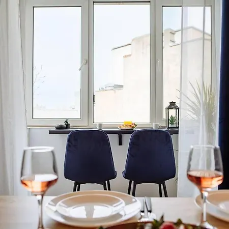 Angel - Old Town Centre